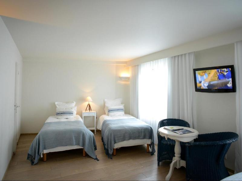 Hotel Restaurant Des Isles บาร์เนอวีย์-แกร์เตอเร ภายนอก รูปภาพ