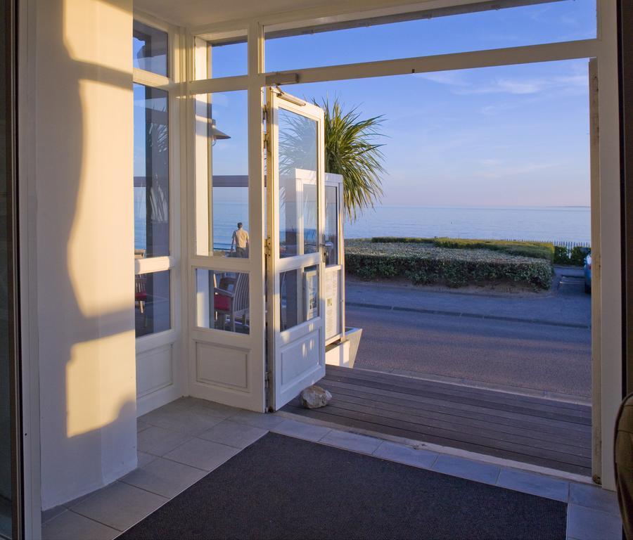 Hotel Restaurant Des Isles บาร์เนอวีย์-แกร์เตอเร ภายนอก รูปภาพ